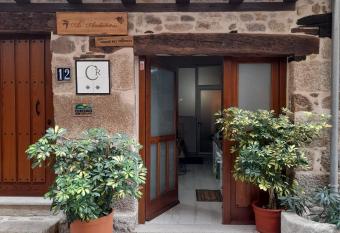 APARTAMENTO ESTUDIO AS ANDURI  AS allows 18 year olds to book a room