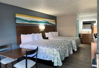 Hometowne Studios By Red Roof Georgetown allows 18 year olds to book a room