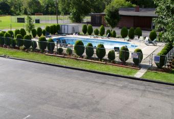 Sunset Inn has Balcony rooms