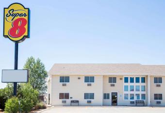 Super 8 by Wyndham Lewistown allows 18 year olds to book a room