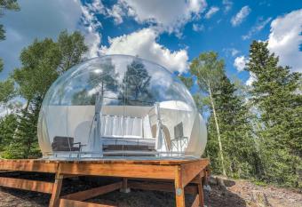 NEW Bubble Dome Mountain Views Near Cripple Creek allows 18 year olds to book a room