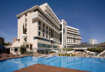 Hotel Nelva allows 18 year olds to book a room