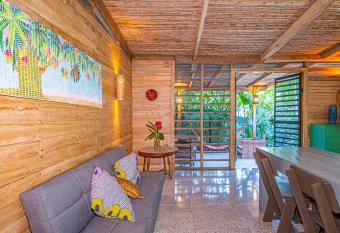 Casa la Colmena has Balcony rooms