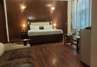 Chancery 2 has Balcony rooms