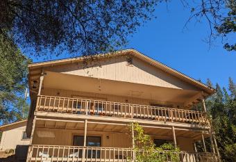 Yosemite Haven @ Pine Mountain Lake. Dog Friendly! has Balcony rooms