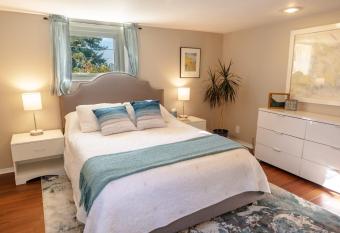 Gorgeous 1 Bedroom Space has Balcony rooms