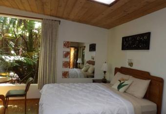 A a- Hale Kumu La au allows 18 year olds to book a room