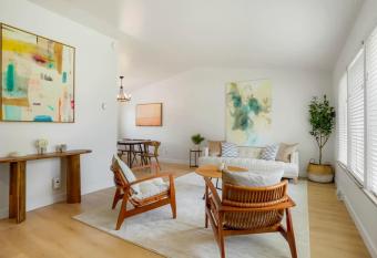 Marbella Lane - Bright and Modern Home In Arvada has Balcony rooms