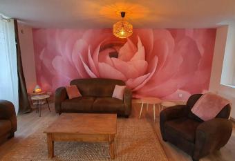 l atypique des fouleries allows 18 year olds to book a room