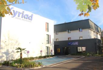 Kyriad Saint Quentin en Yvelines - Montigny allows 18 year olds to book a room