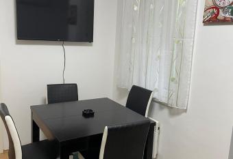 SIMIKIC Z has Balcony rooms