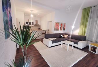 2Room Apartment Wlan Parking Delmenhorst allows 18 year olds to book a room