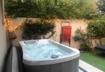 Au Petit C Alain allows 18 year olds to book a room