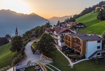 Bacher stay has Balcony rooms