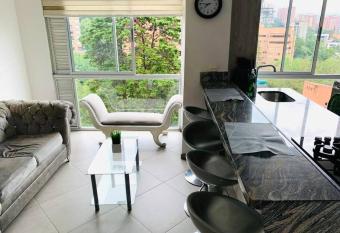 Nice Apt 2 bed/ 2bath on 14th floor by Provenza ! allows 18 year olds to book a room