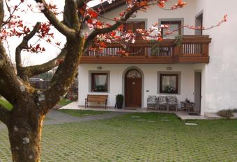 Sentiero Valinis has Balcony rooms