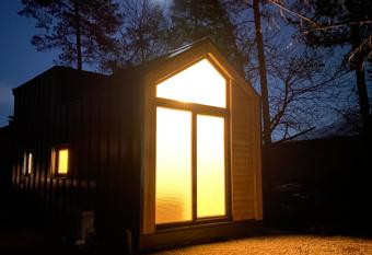 Woody Cutie allows 18 year olds to book a room