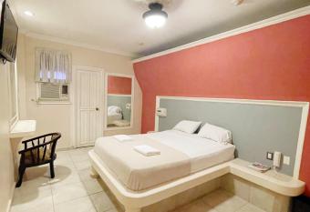 Hotel Pensi  n Anduri  a has Balcony rooms