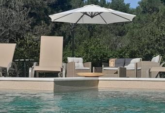 Caliente Apartments Vir B has Balcony rooms