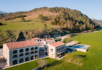 Les Planes del Grau has Balcony rooms