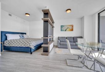 X Miami has Balcony rooms