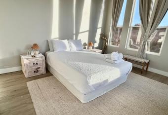 Desert Sky room on the Page Arizona border near Lake Powell allows 18 year olds to book a room