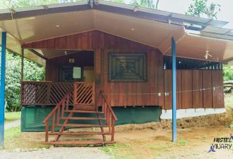 Hostel Yinary has Balcony rooms