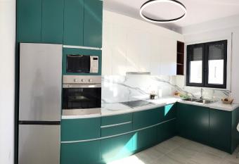 Grand Park view 1+1 Apt allows 18 year olds to book a room