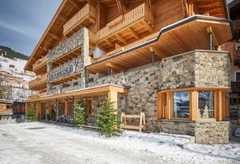 Hotel Hubertushof has Balcony rooms