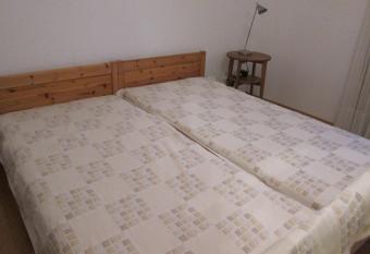 2.5-Zimmer-Wohnung Balkon freie See- und Bergsicht, Garage PPe has Balcony rooms