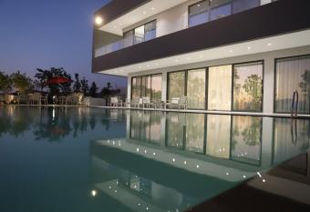 Beit Elhala villa, magnificient luxury villa has Balcony rooms