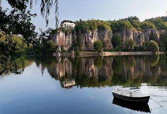 Hotel Villa Kaylaka has Balcony rooms