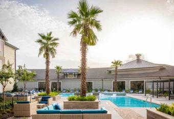 Luxurious Getaway in Katy / 2bd 2bth has Balcony rooms