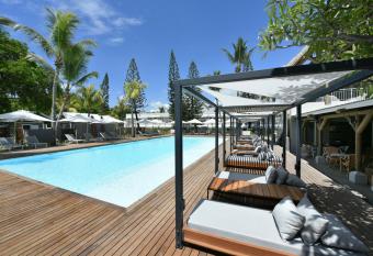 Veranda Tamarin Hotel & Spa allows 18 year olds to book a room
