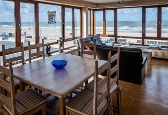 Uniek zeezicht Oostende has Balcony rooms