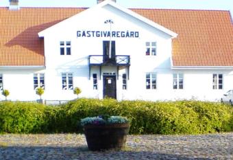 G  stis Vandrarhem i   rkelljunga allows 18 year olds to book a room