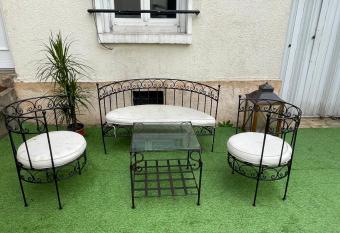 Maison avec terrasse f  te interdite has Balcony rooms