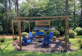 Private apartment in great neighborhood - THE LANDING has Balcony rooms