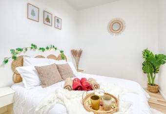 Travel house allows 18 year olds to book a room