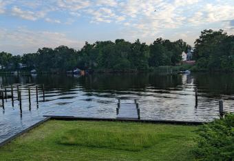 A cozy house on a waterfront property allows 18 year olds to book a room