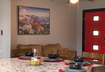 All Seasonhouse & Elegancy by the Beach has rooms with a private hot tub