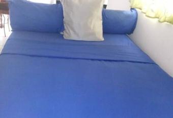 Lovely Studio 2 min walk to Rumba allows 18 year olds to book a room