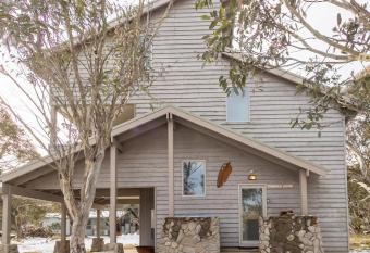 Powder Room allows 18 year olds to book a room