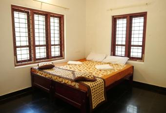 Secret Paradise has Balcony rooms