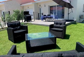 Le Brasil - Maison 74 m - Calme avec terrasse Sud class  e 3   toiles has Balcony rooms