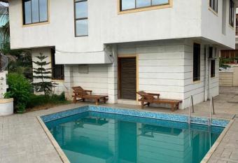 Pal - Holiday Cottage 5BHK has Balcony rooms