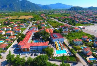 GRAND EM  R HOTEL SPA has Balcony rooms