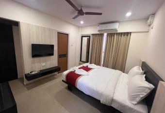 Kay s Calangute Resort Service Apartments has Smoking/Balcony rooms