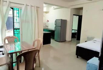2 roomed Full house with garden, Noida NCR has Balcony rooms