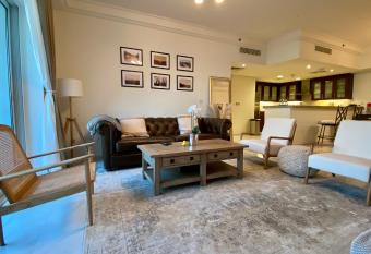 CHALET ON THE BEACH allows 18 year olds to book a room